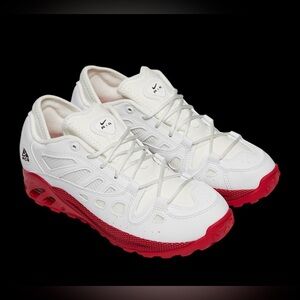 Size 10.5 - Nike ACG Air Exploraid White Gym Red brand new without box